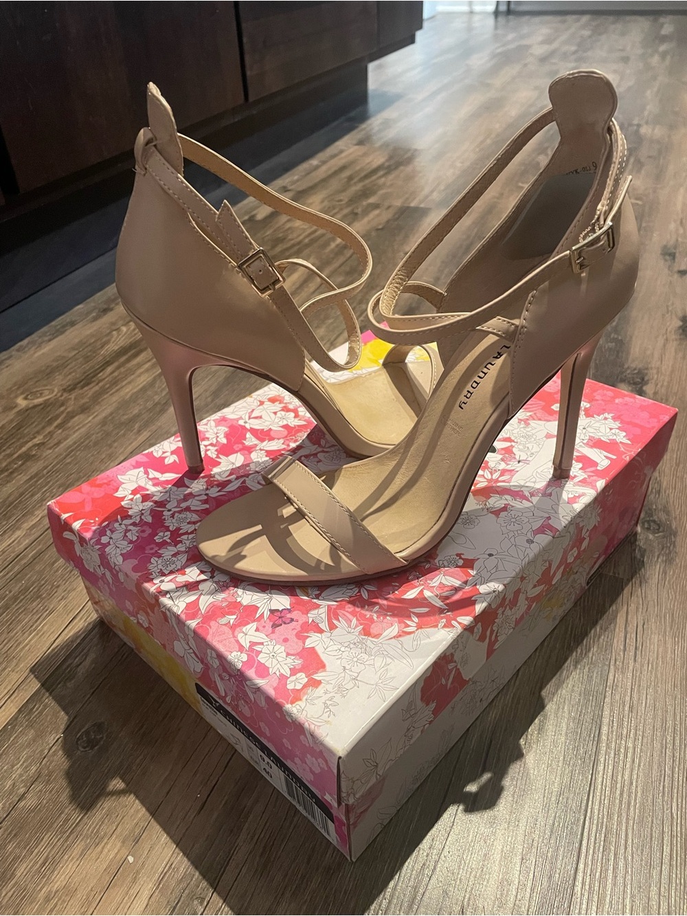 Chinese Laundry “Lavelle” Heels in Sand/Nude (US 9/ EUR 40)